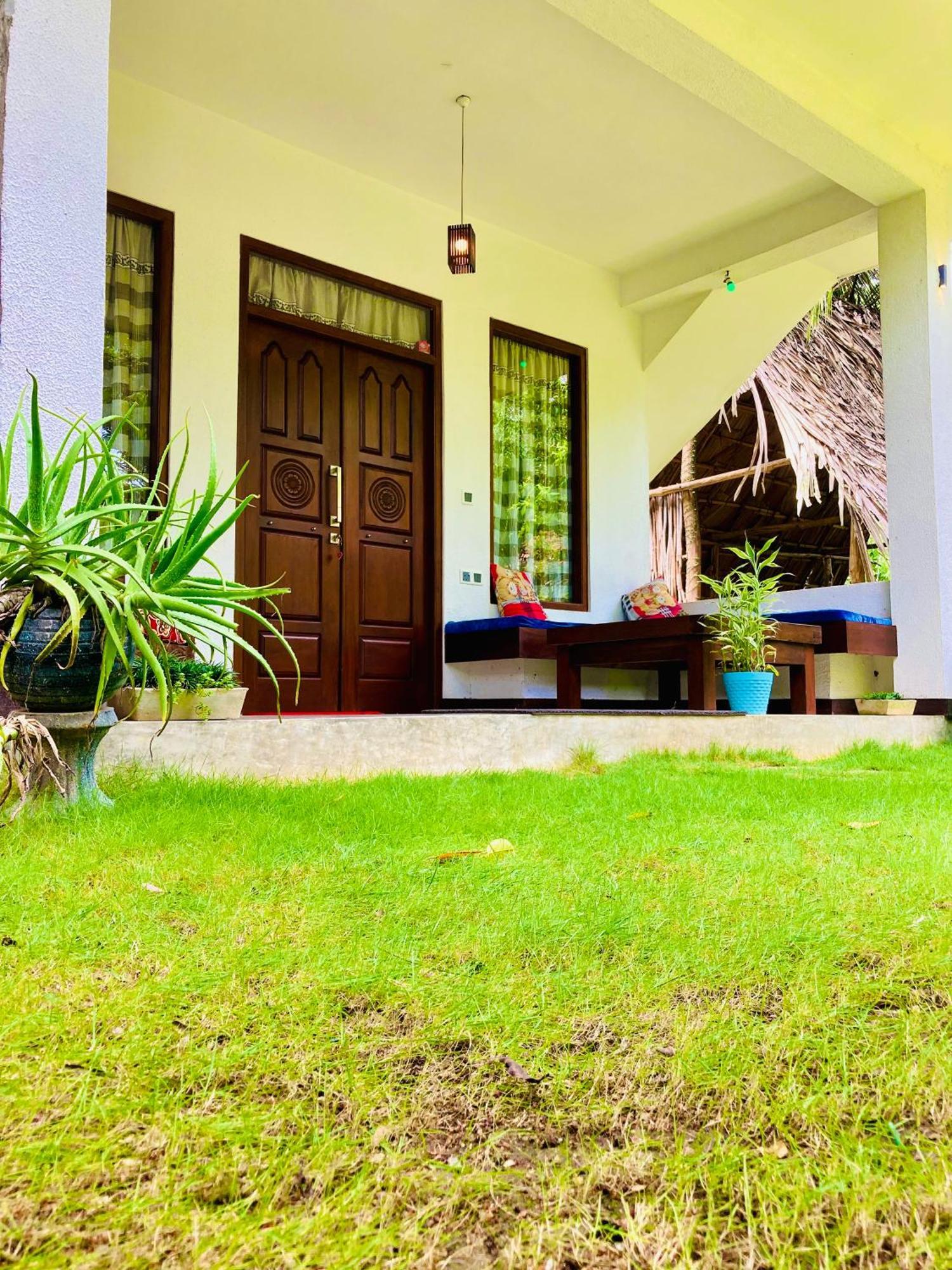 Mountain Seaview Cabanas Hotel Tangalle Exterior photo